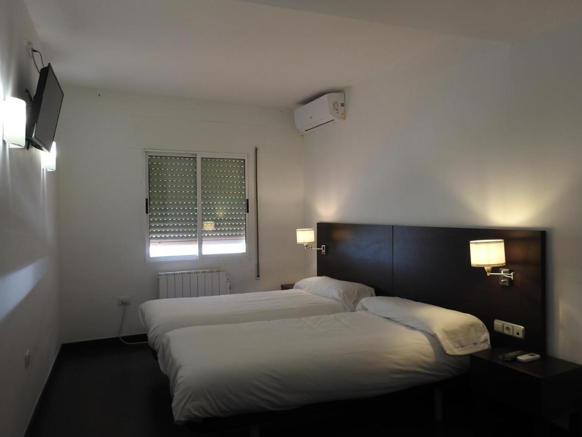 Hostal Meson De Paco カリニェナ エクステリア 写真