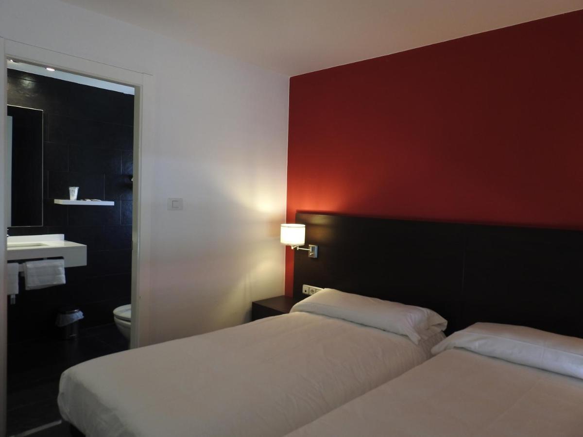 Hostal Meson De Paco カリニェナ エクステリア 写真
