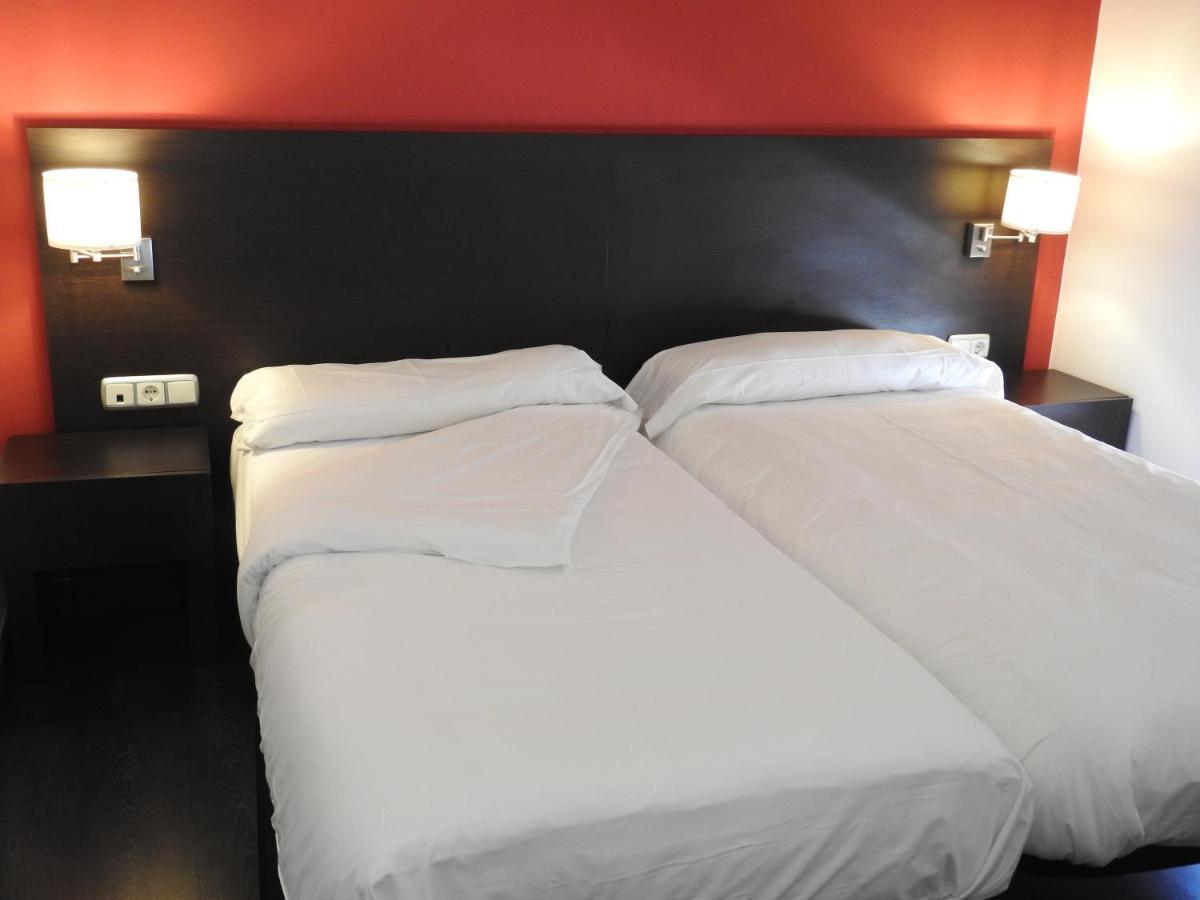 Hostal Meson De Paco カリニェナ エクステリア 写真