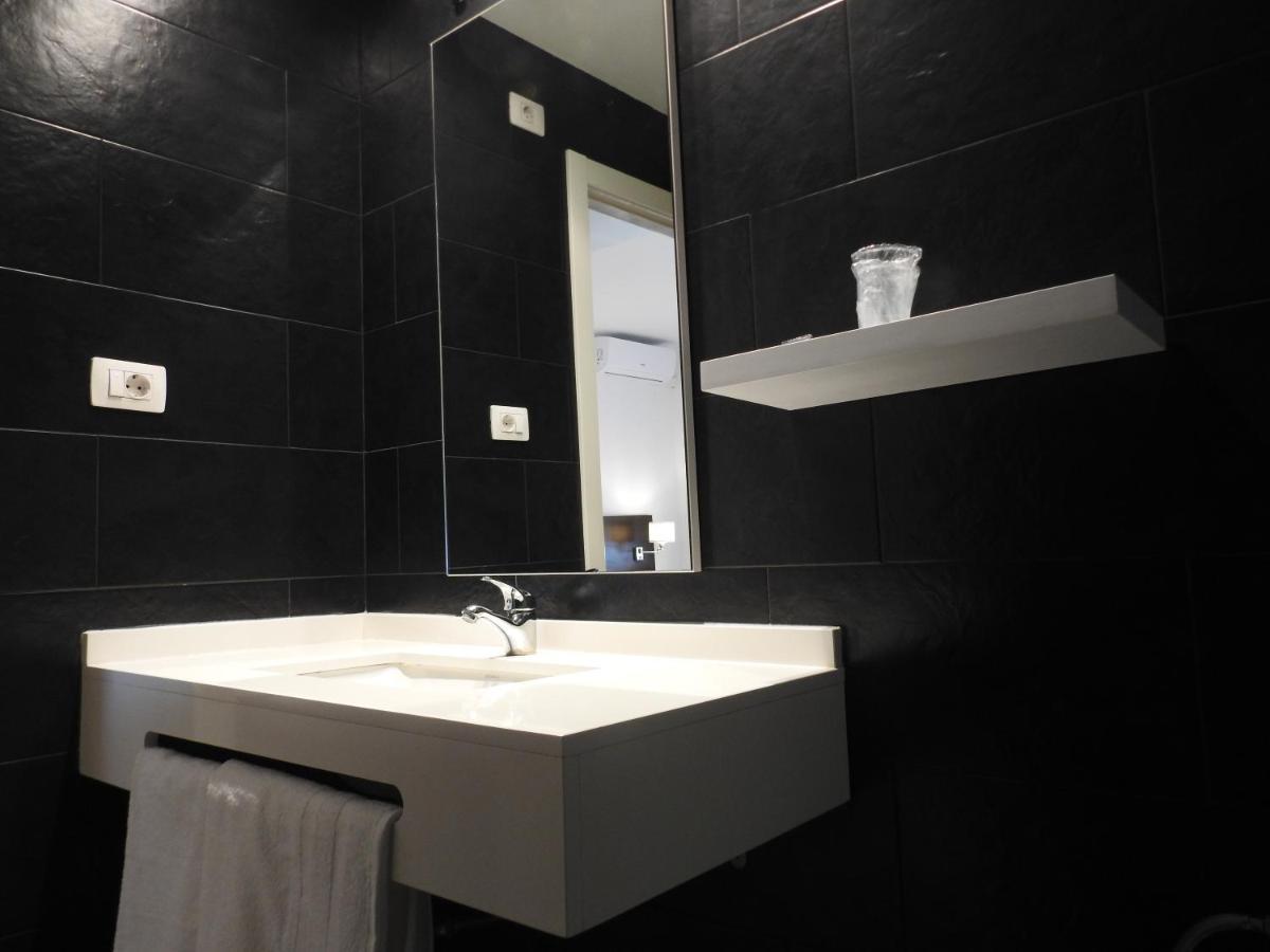 Hostal Meson De Paco カリニェナ エクステリア 写真
