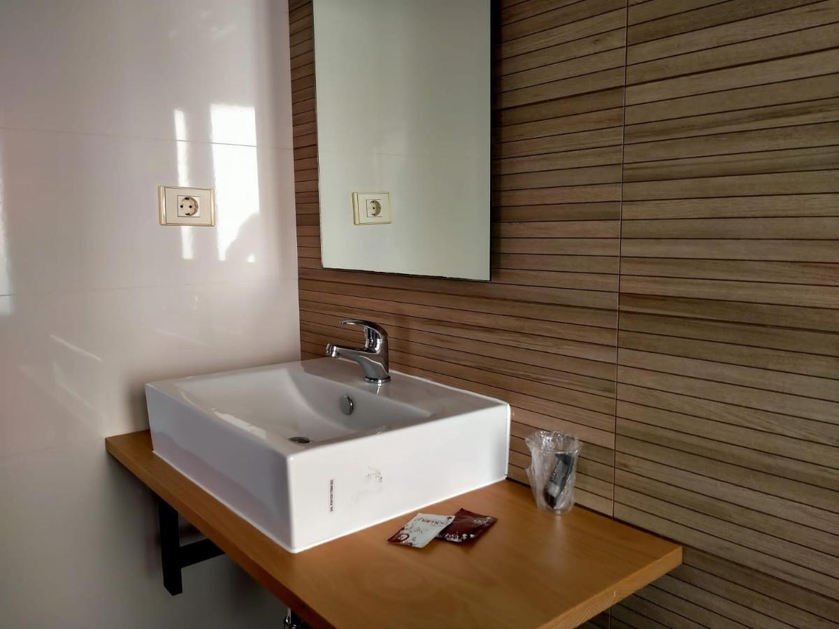 Hostal Meson De Paco カリニェナ エクステリア 写真